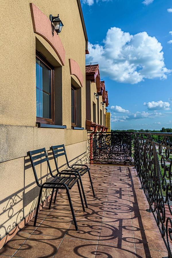Hotel Stara Gorzelnia Licheń 외부 사진